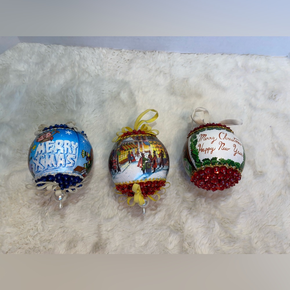Lot of 9~ Vintage styrofoam hand beaded push pin Christmas ornaments - Picture 3 of 4